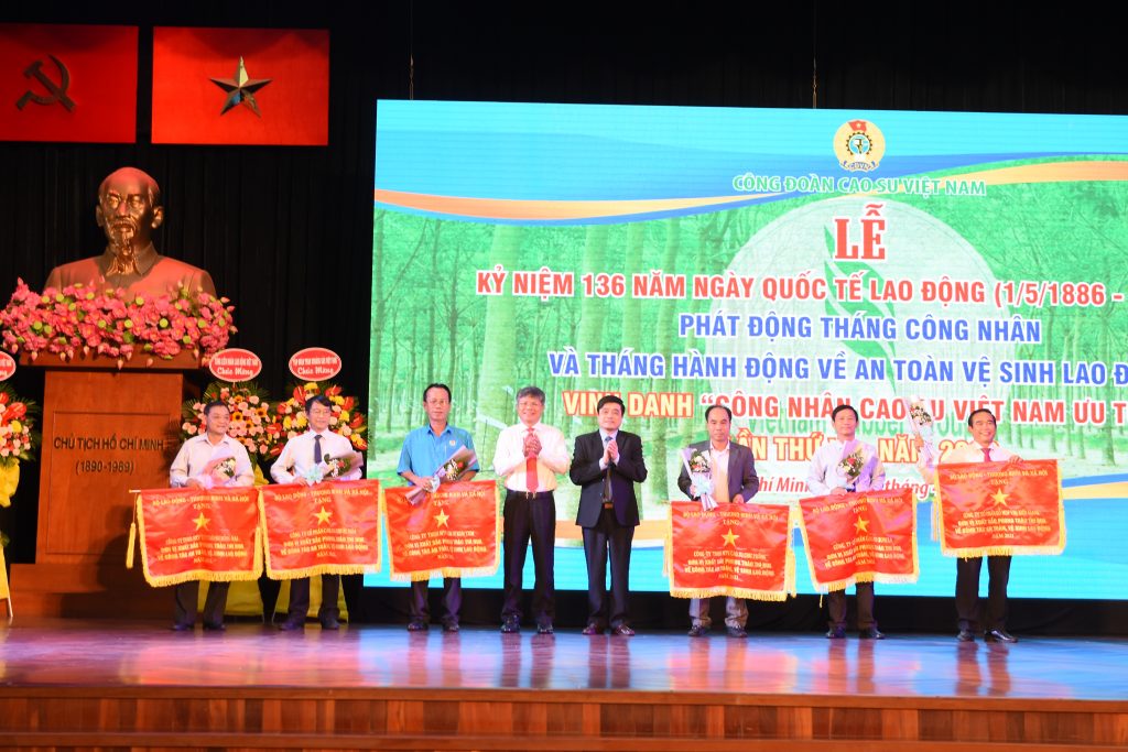Tuyên dương 233 “Công nhân cao su Việt Nam ưu tú” lần thứ VI